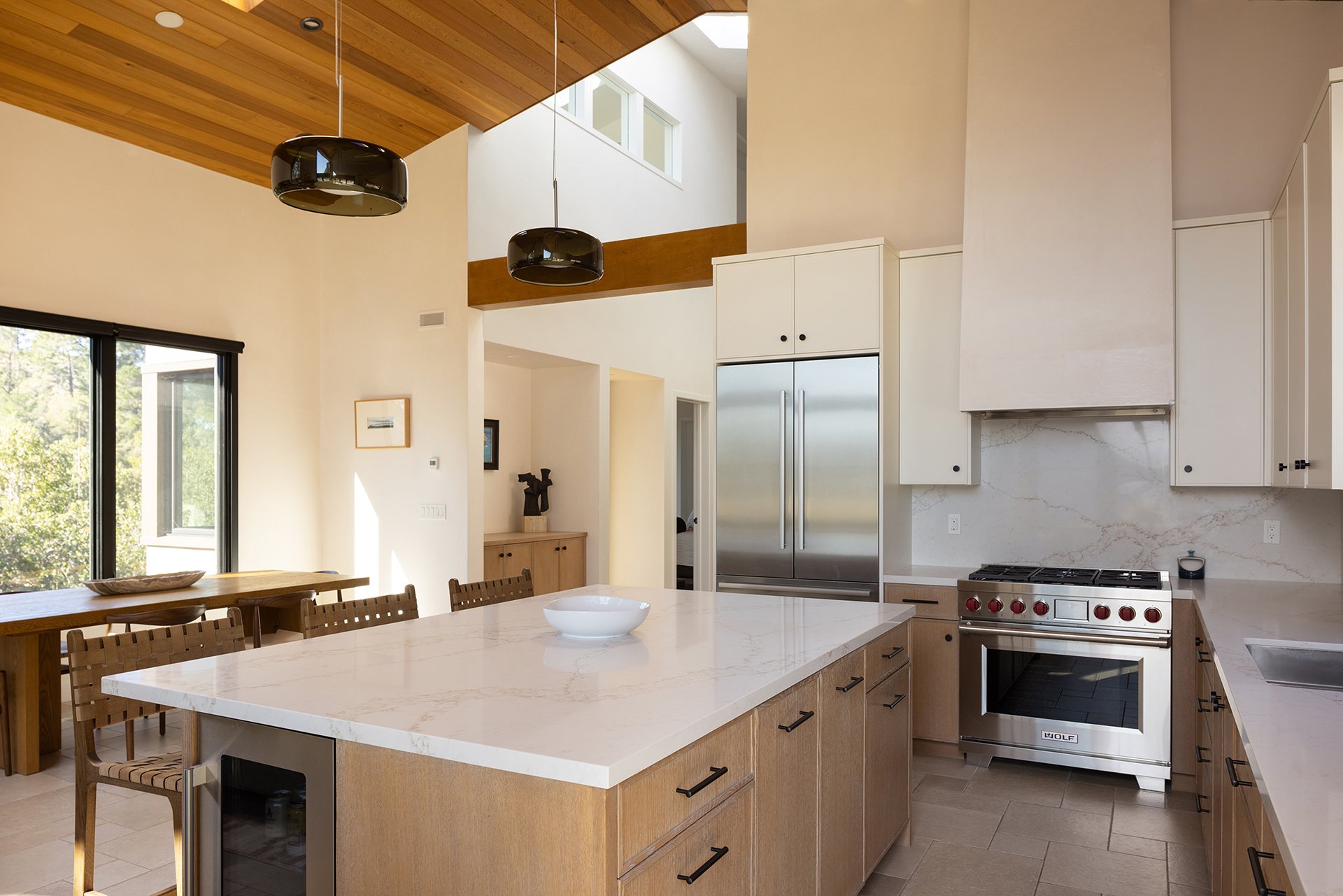 Este Canada | A Tehama Compound