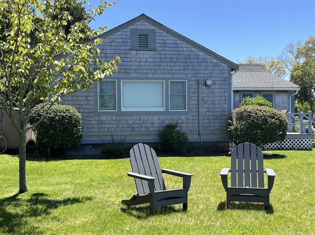 72 Hines Point