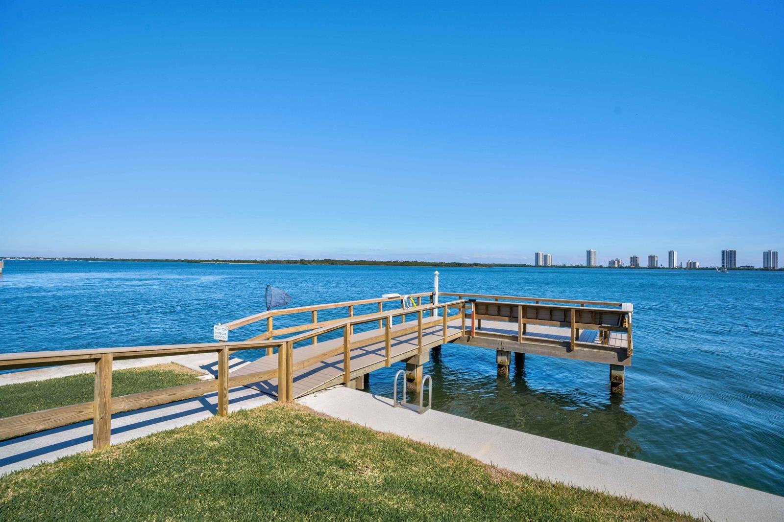 100 Shore 307 Ct