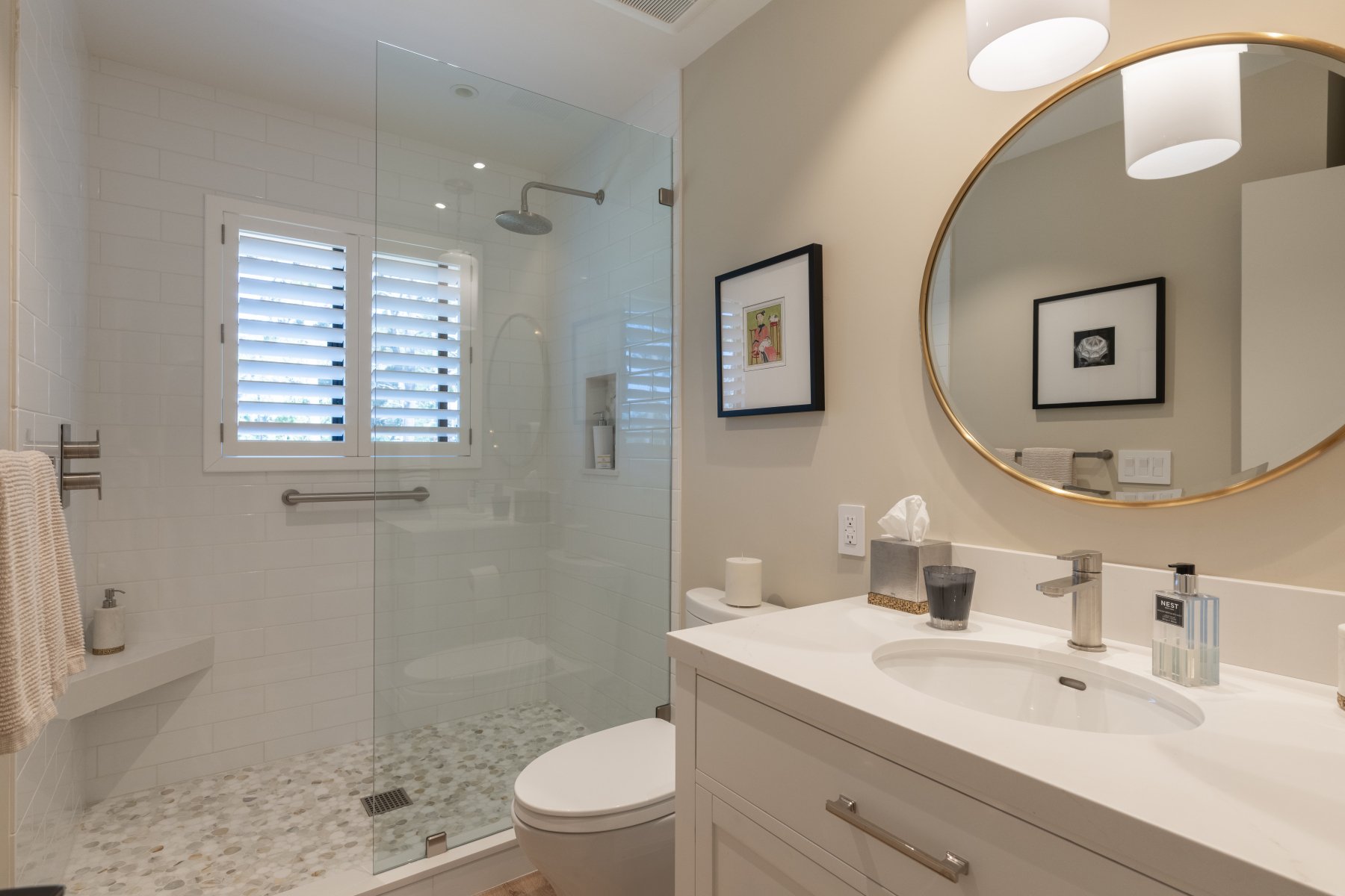 Refined Del Mesa Carmel Living - 275 Del Mesa
