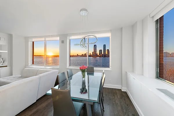21 South End Avenue Unit: 722
