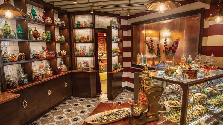 Feel like a true insider at these Las Vegas hidden cocktail havens
