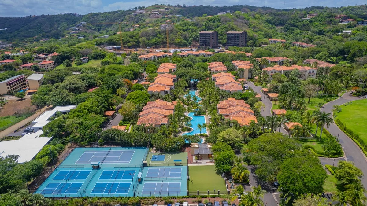Pacifico Townhouse #101