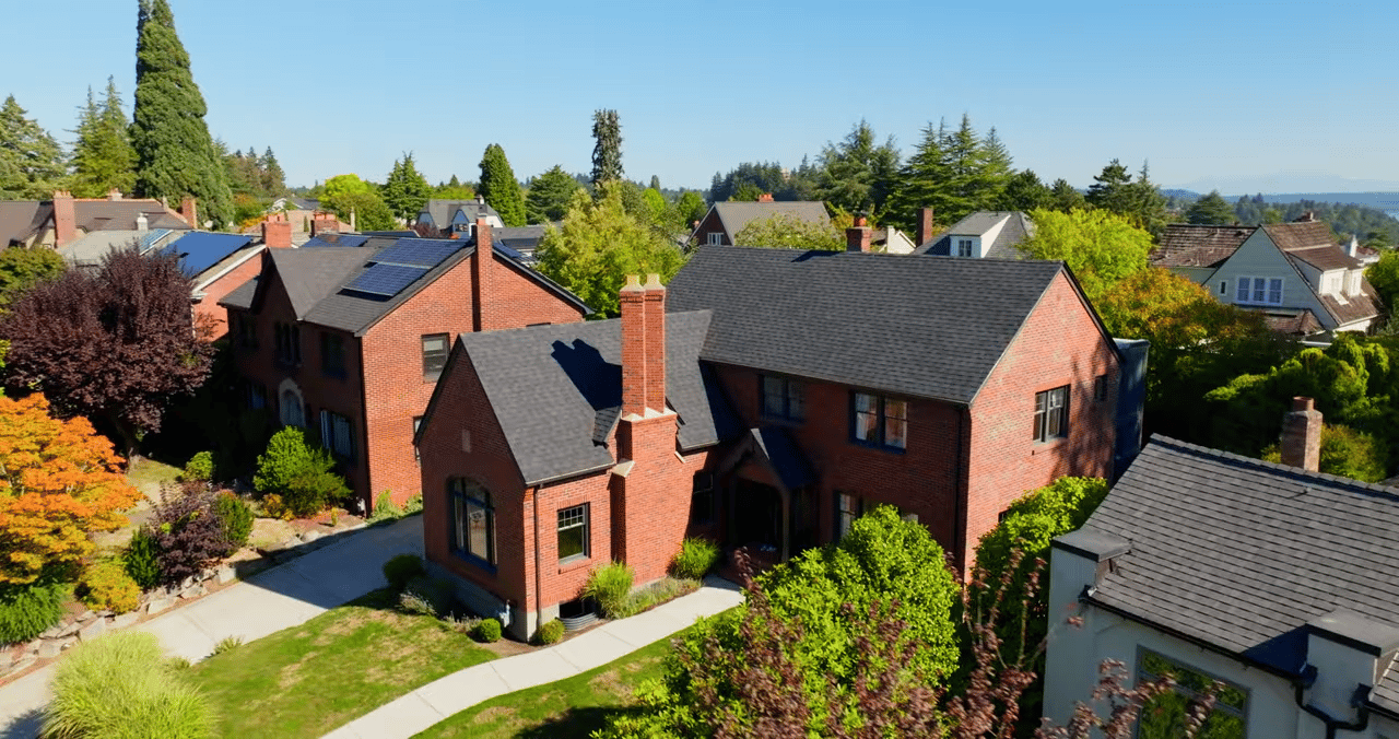 Welcome to 3732 47th Place NE, Seattle, WA 98105