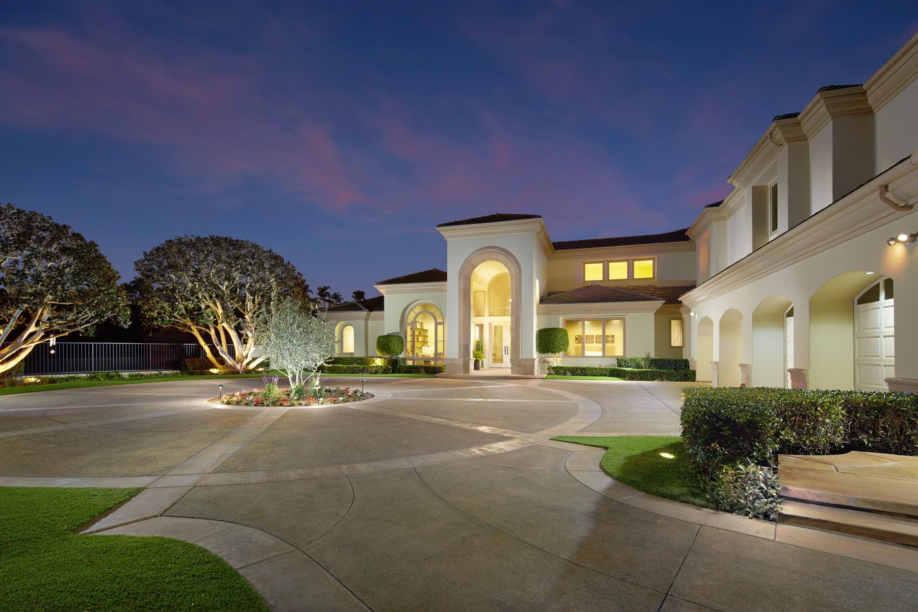 1 Elk Grove Ln