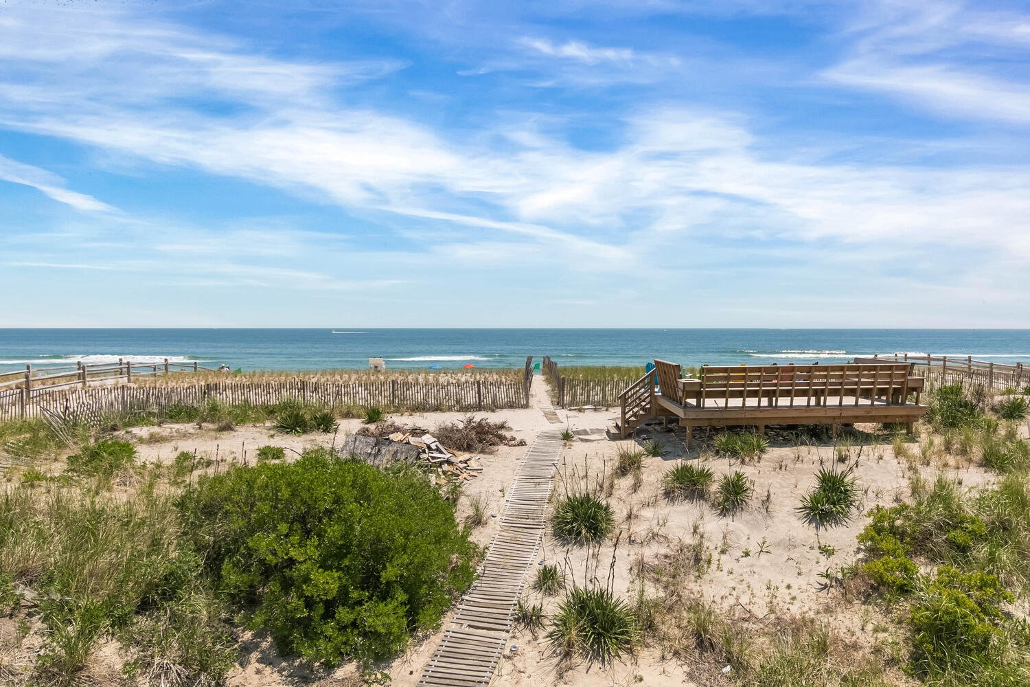 Summer Rental on the Oceanfront with Pool