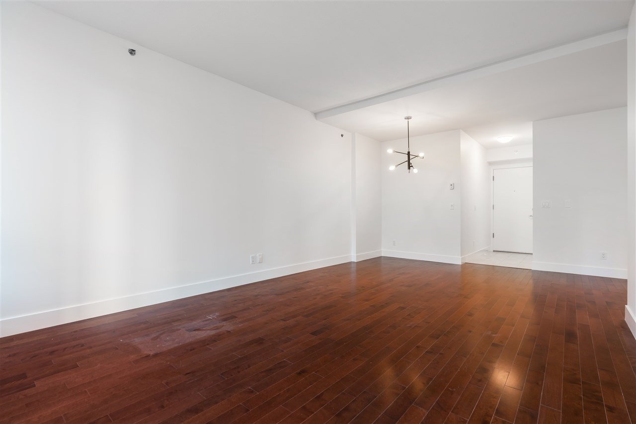 212 Davie St, #607