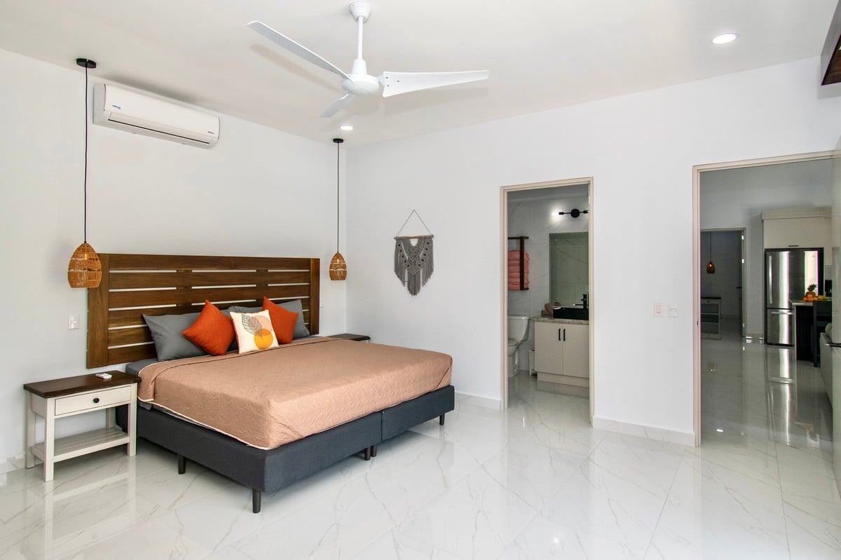 0.14 ACRES – 3 Bedroom Newly Built Modern Home Pool, Privacy, Only 5min Walk to the Beach!!!!