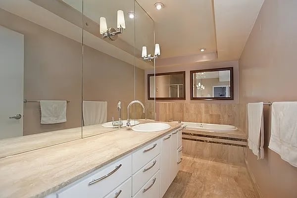 215 West 29th St ,Fl 4