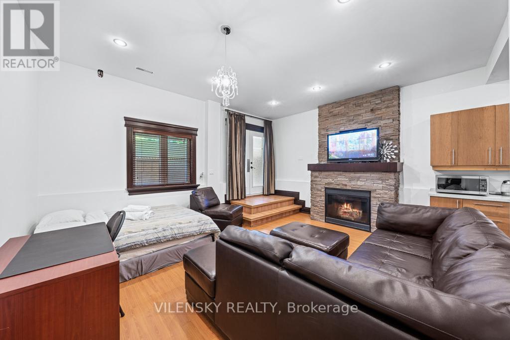 #BSMT -9193B Bathurst St