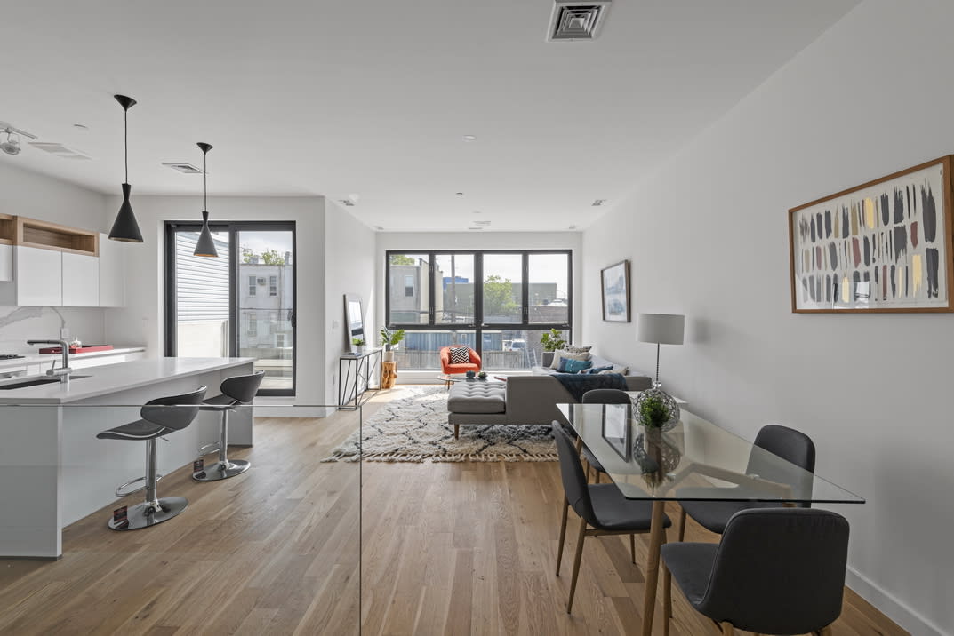 20 Hausman St. Unit: 2