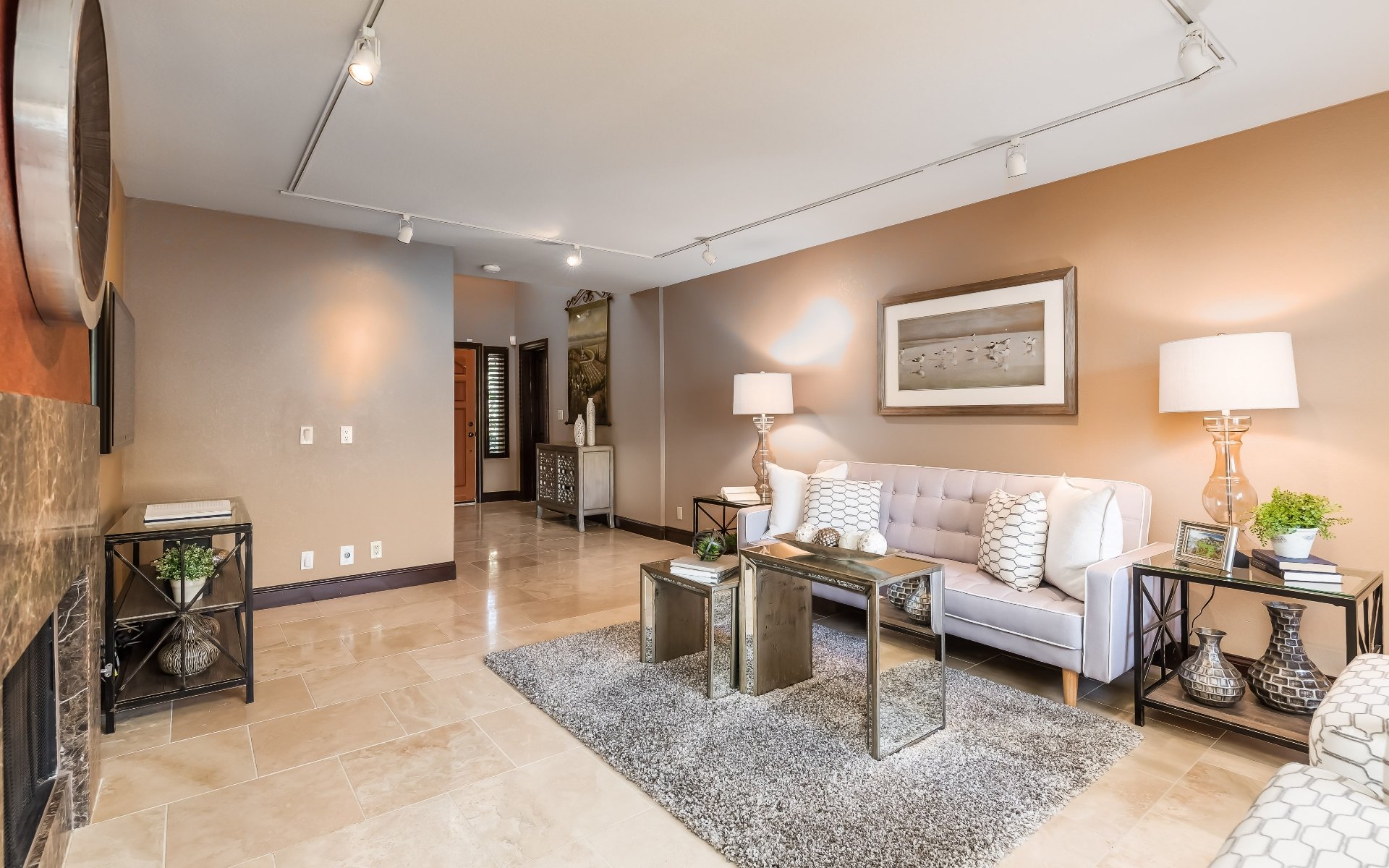 83 Leeds Ct, E