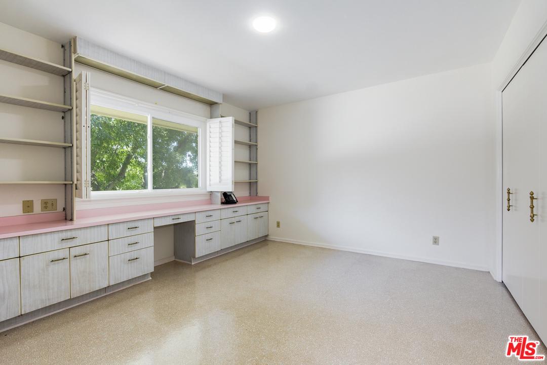 8900 Alto Cedro Drive