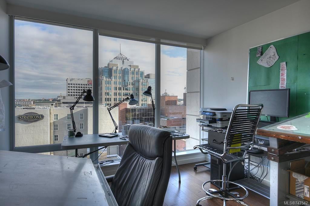 1105-707 Courtney St, Victoria