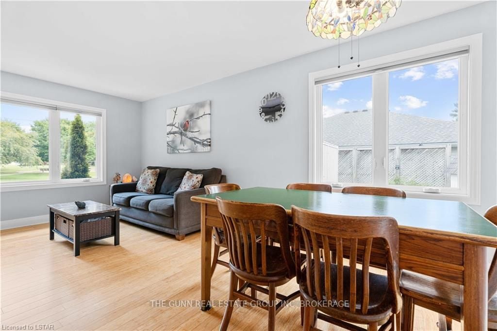 382 Colville Blvd