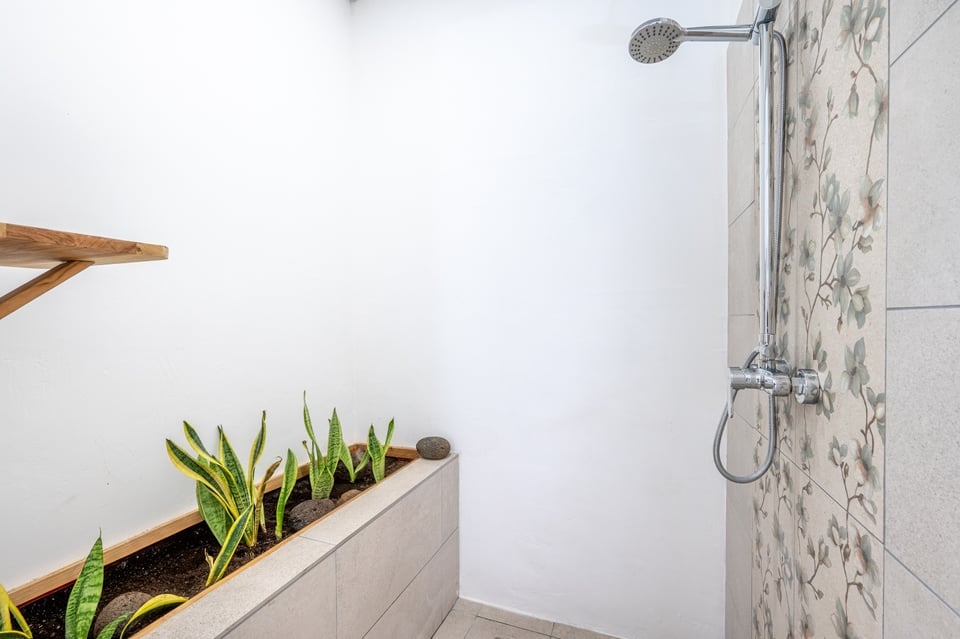 Commercial Asset With Built-In Cash Flow For Sale - BRASILITO BEACH 