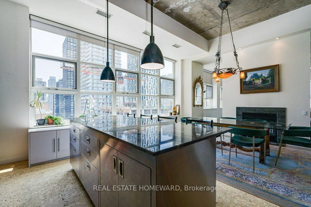 LOFT WITH PRIVATE TERRACE