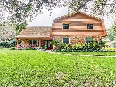109 Water Oak Ln