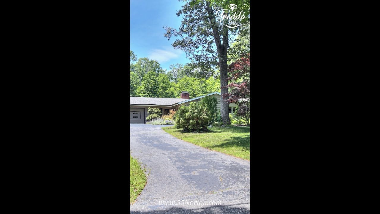  Spacious Aspetuck Ranch with Pool