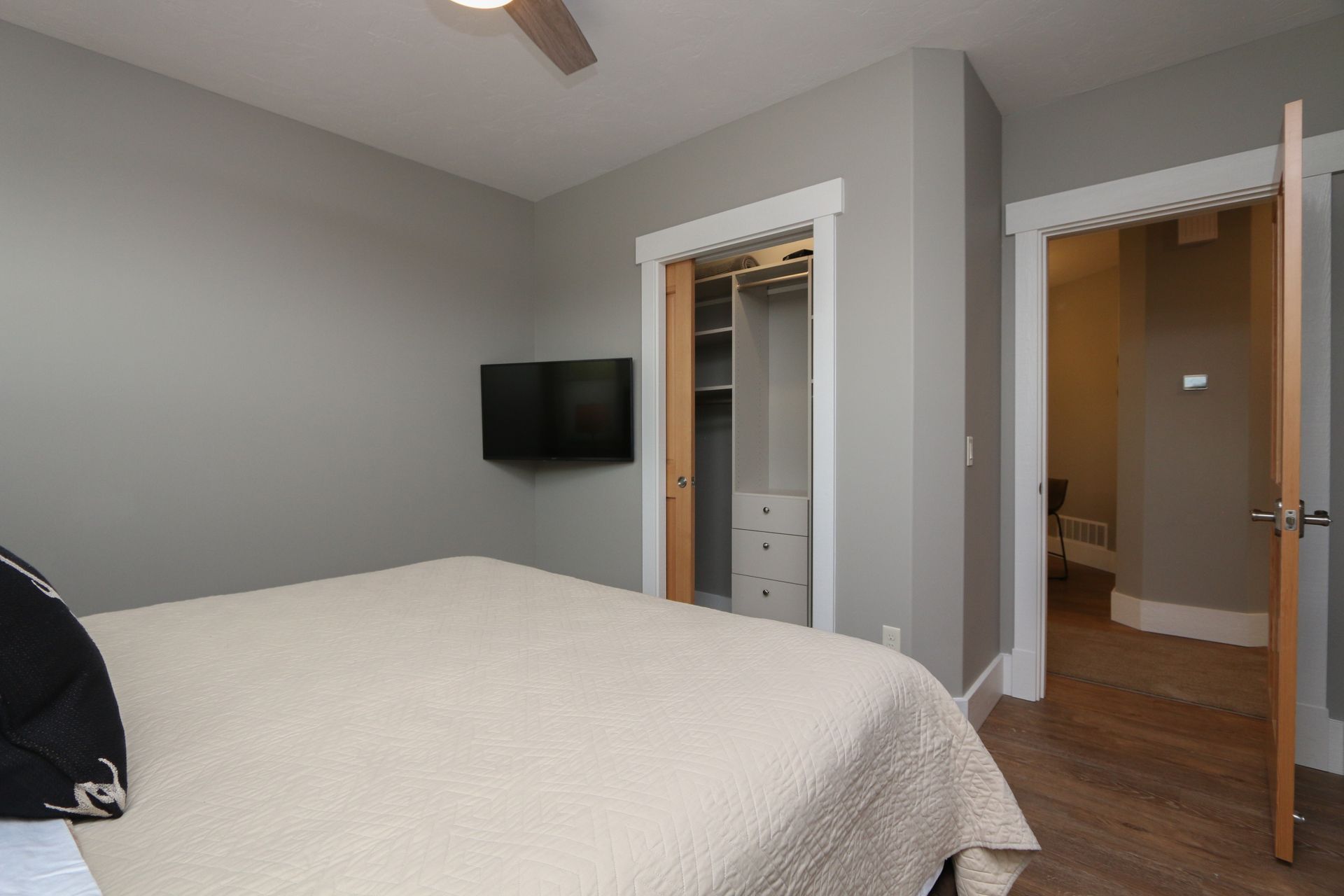 15 Creekside Ln
