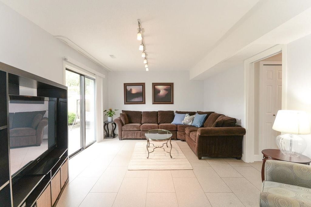 11291 Seventh Ave, #28