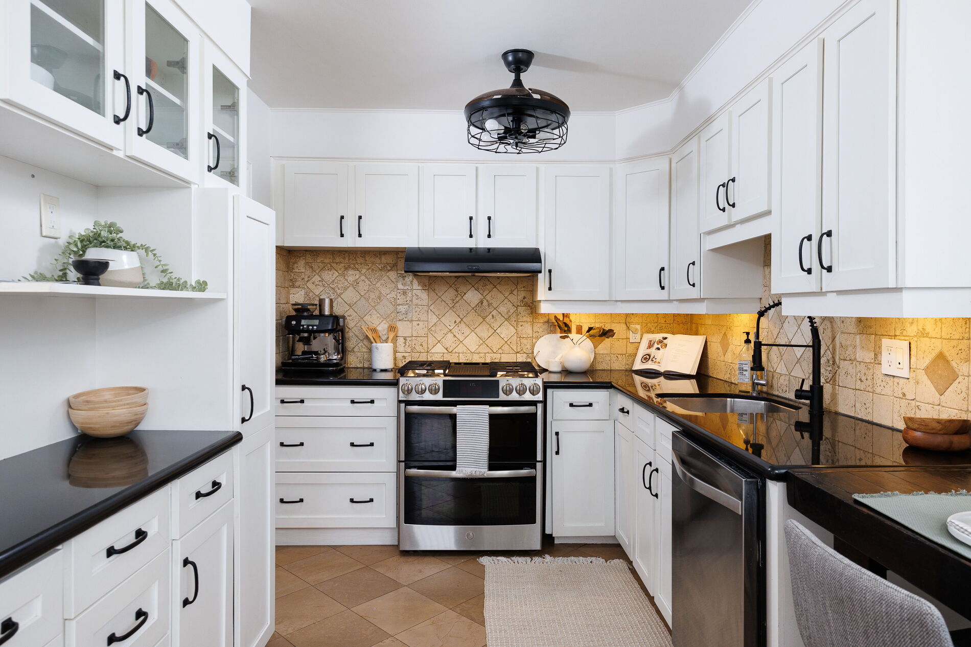 92 Delma Dr