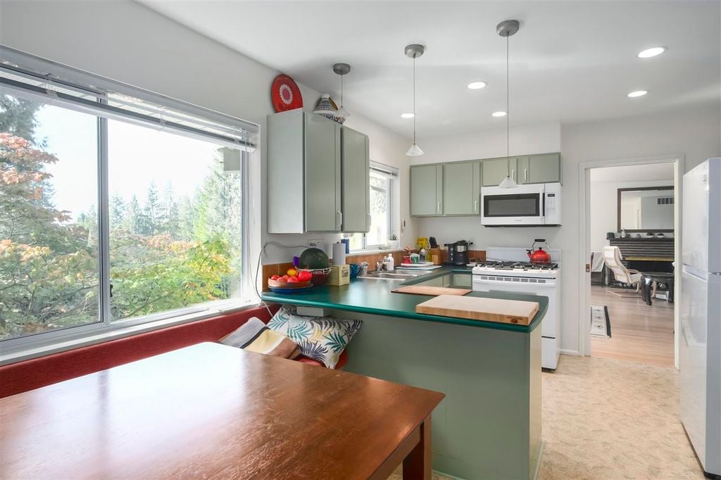 983 Wellington Dr