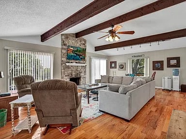 305 Deerhaven