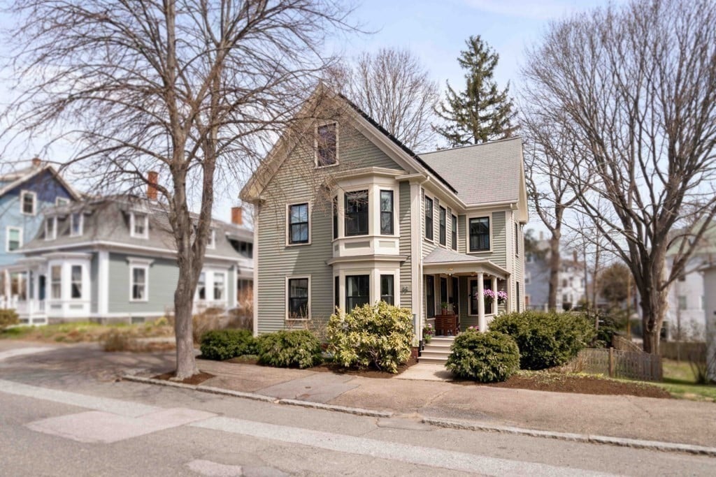 32 Abbott St