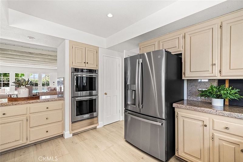 10982 Bent Tree Rd, Santa Ana, CA 92705