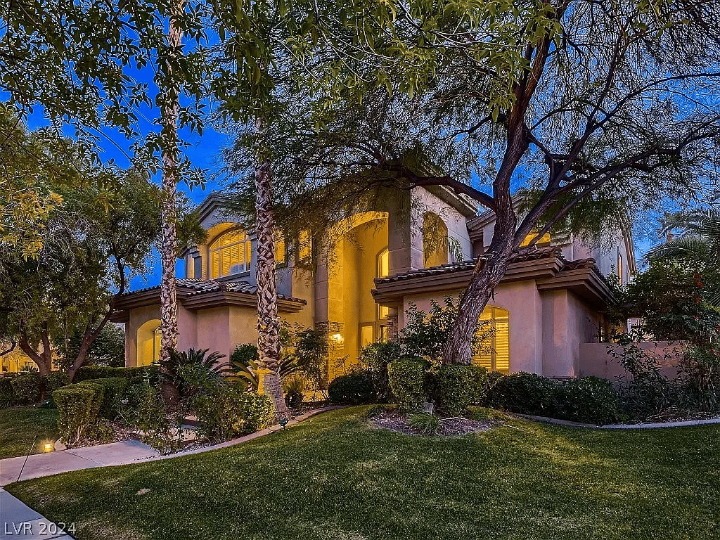 2279 Feathertree Ave