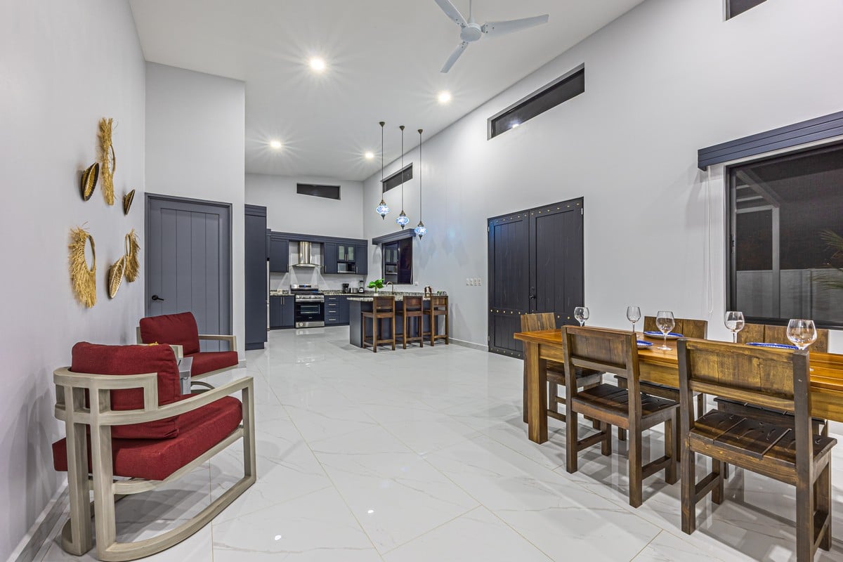 0.12 ACRES – 3 Bedrooms Newly Built Modern Home, With Pool & Privacy, Only 4min to the Beach!!!