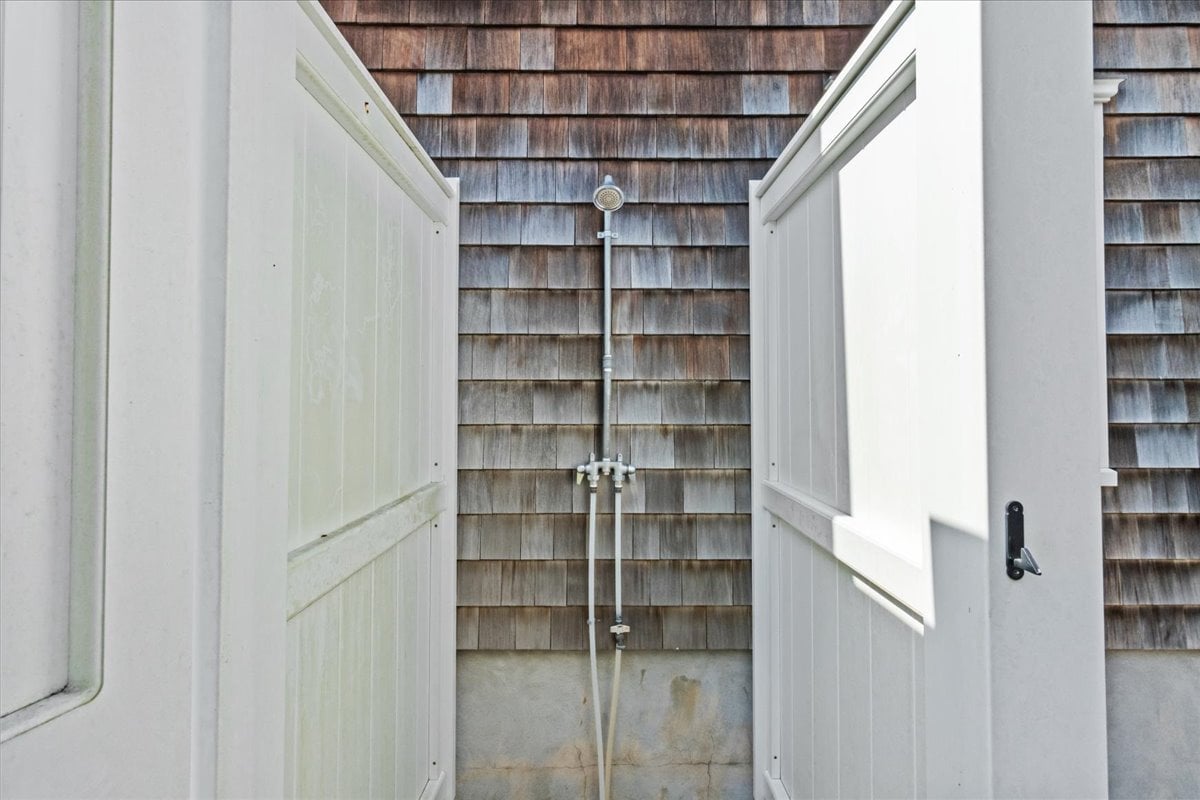 603 Lake Avenue, Bay Head