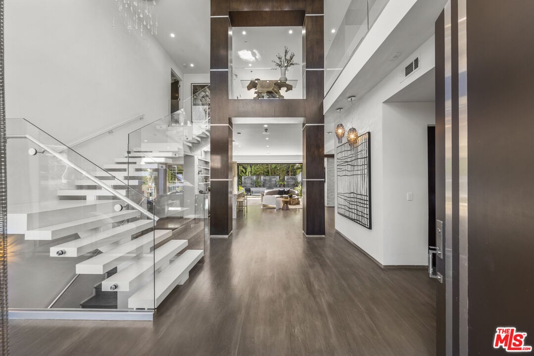  9586 Shirley Ln