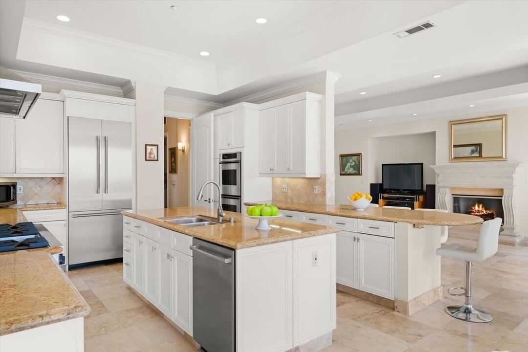 Puesta Del Sol St, 90265