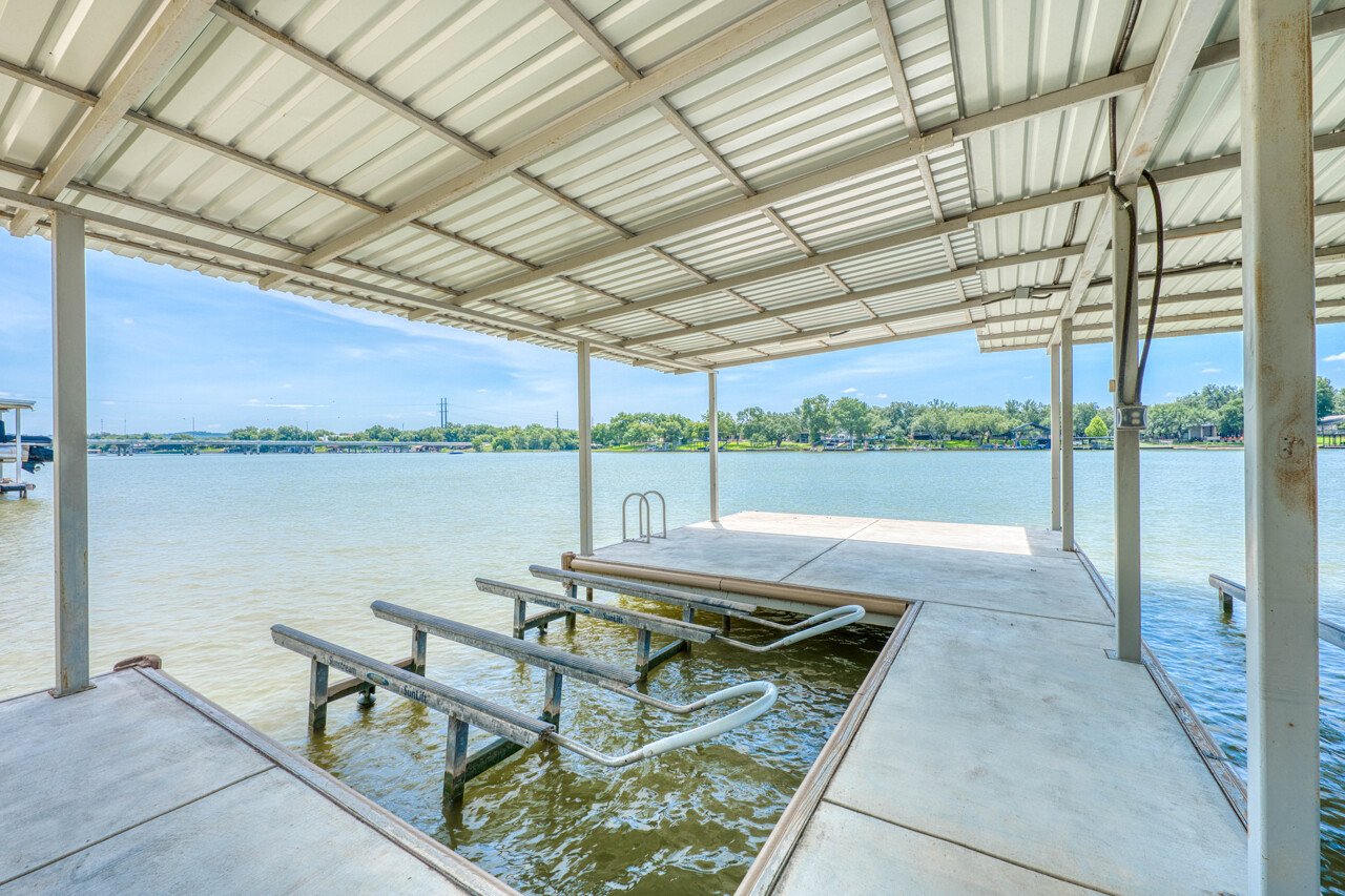 1704 Bluebonnet Lane
