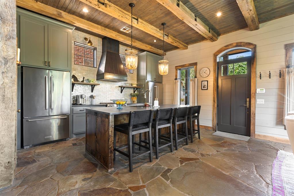 The Art of Lake Living: 38 Park Street Carlton Landing, Oklahoma - Wyatt Poindexter - The Agency