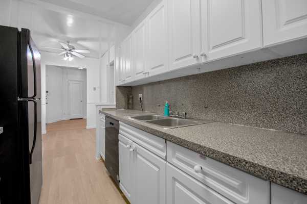 915 E 17th Street 116