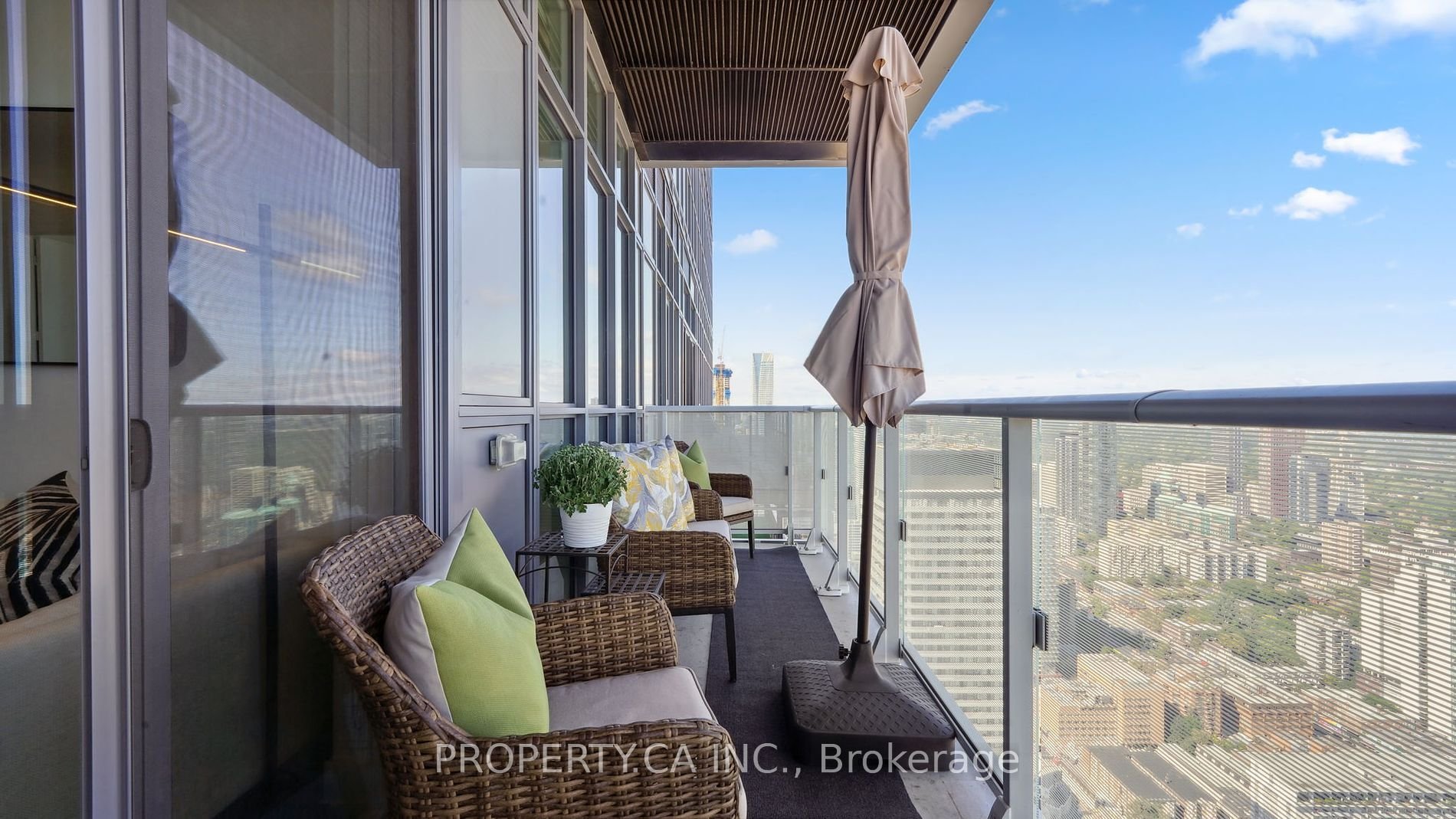BAY STREET'S CAPTIVATING SUITE