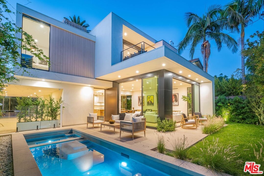 Windmere Crest, Dorrington Ave, 90048