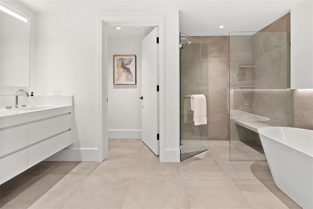 41 Richmondville Avenue Unit: 206