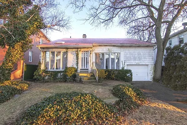 373 Mayfair Drive South