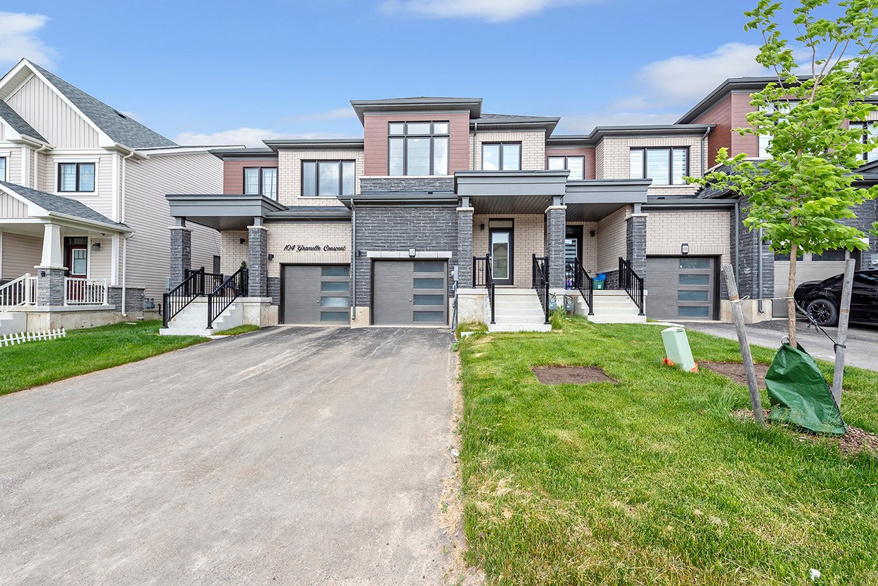 102 Granville Crescent