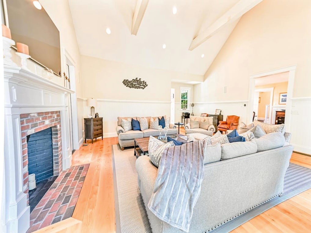 202 Katama Rd