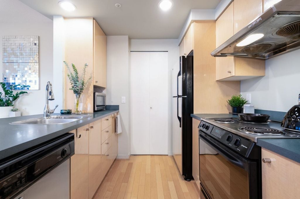1009 Expo Blvd, #2601