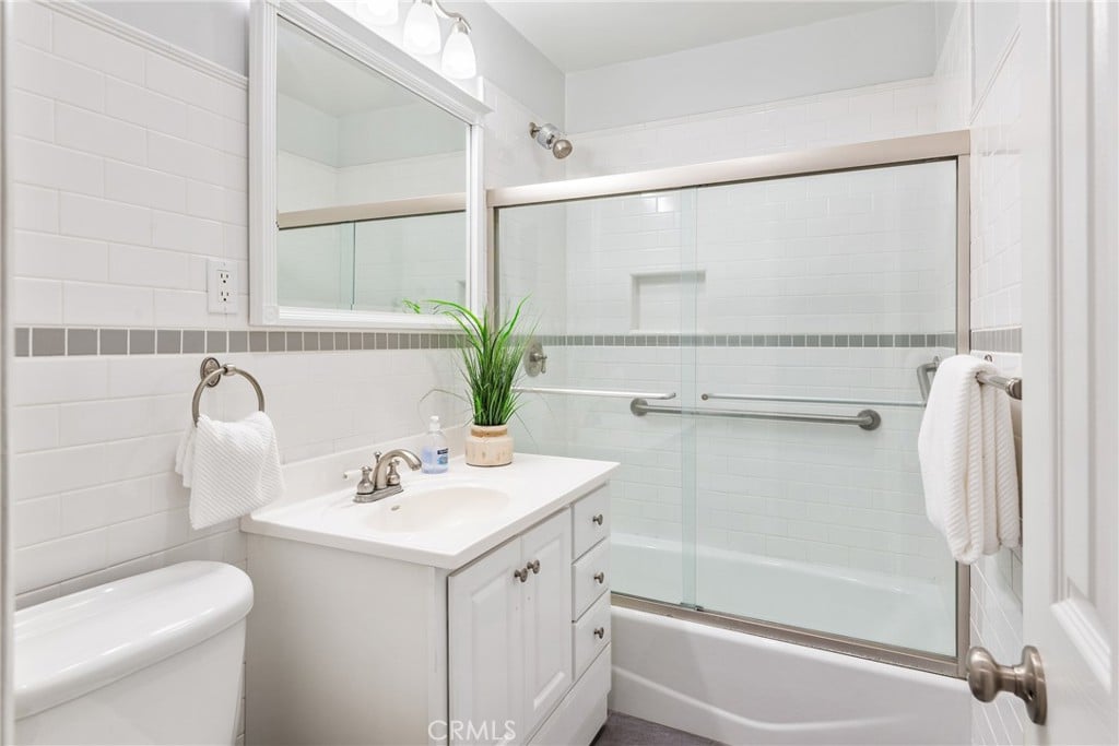Charming Redondo Beach Home with Modern Touches and Timeless Appeal