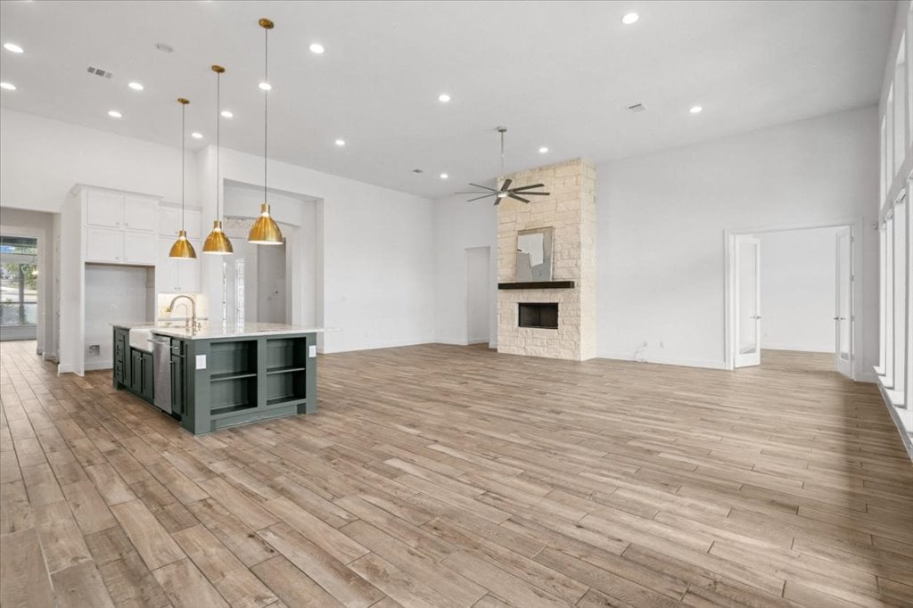 1216 Deerfoot Circle