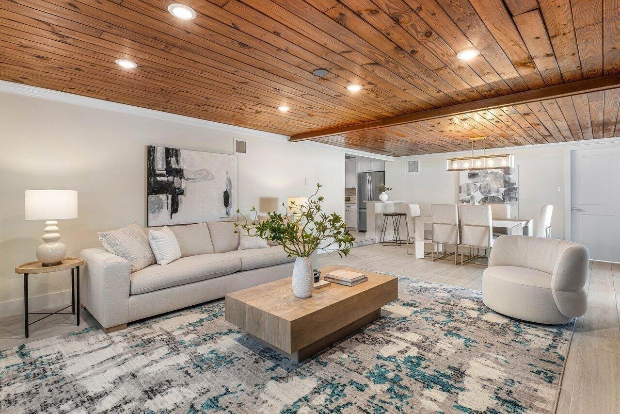231 NE 14th St