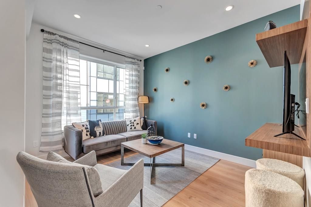 5476 Brydon Crescent, #4