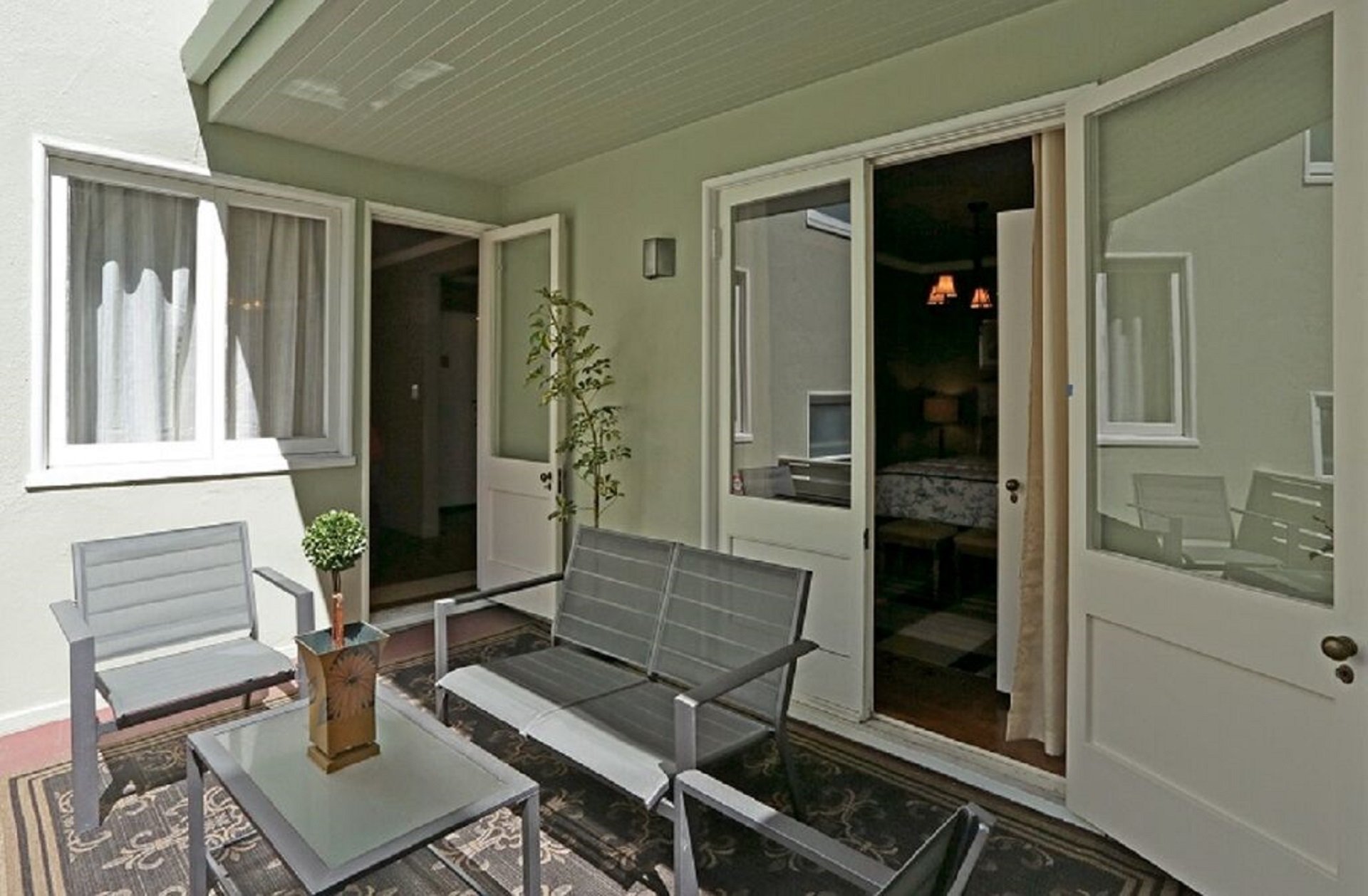 1001 Lombard